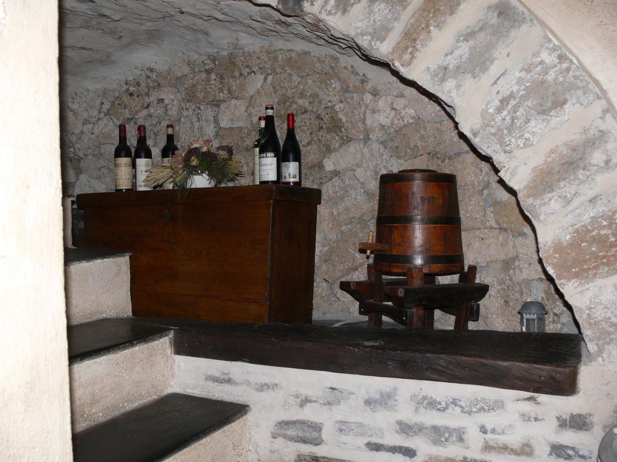 Il Cappellaio Matto Acomodação com café da manhã Montalto Ligure Exterior foto