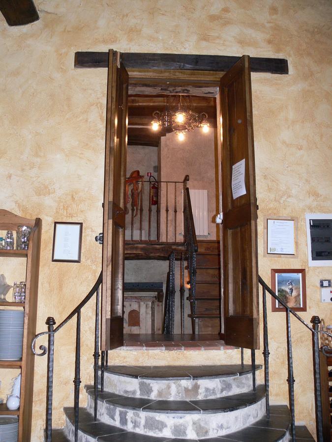 Il Cappellaio Matto Acomodação com café da manhã Montalto Ligure Exterior foto