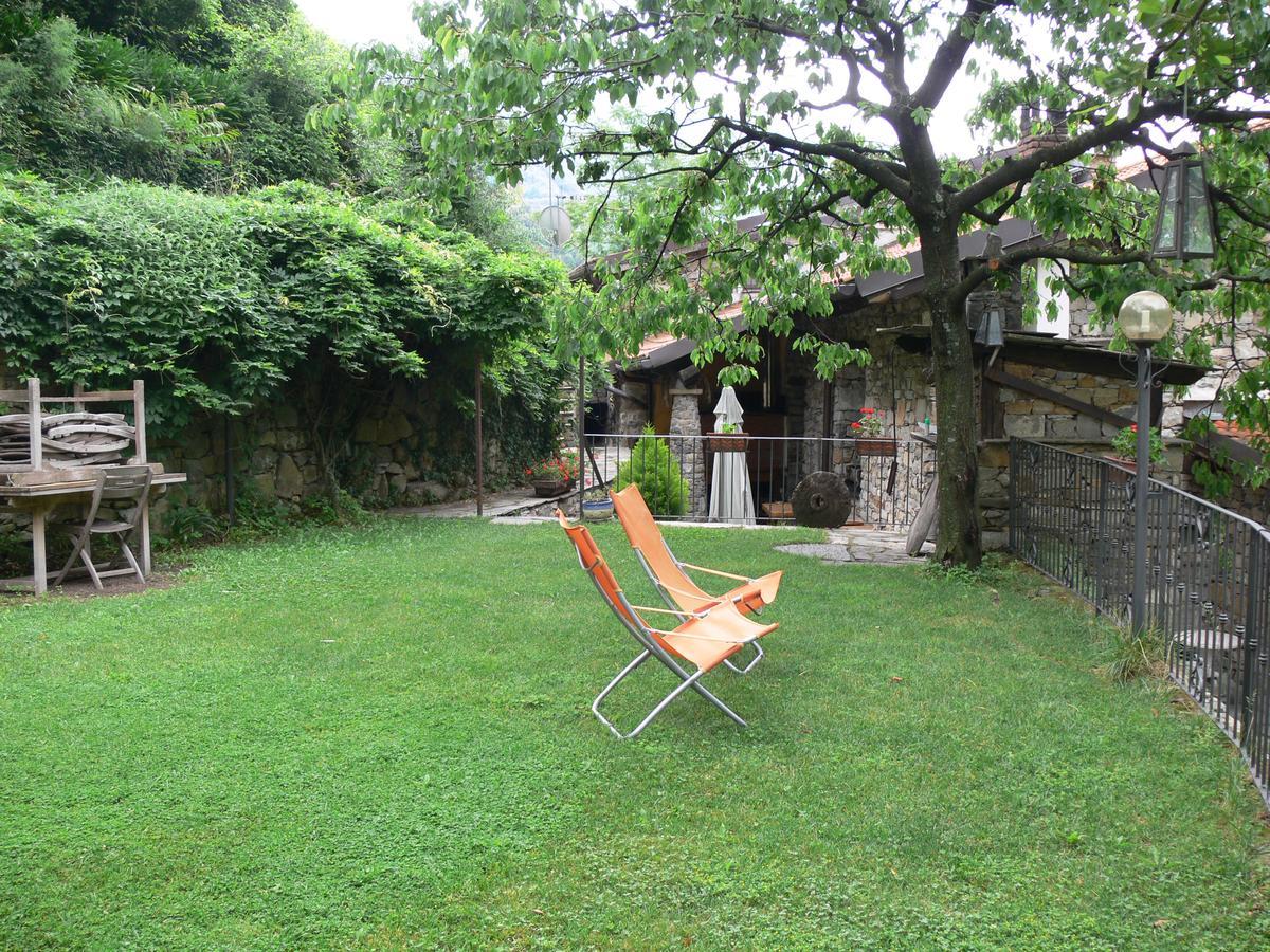 Il Cappellaio Matto Acomodação com café da manhã Montalto Ligure Exterior foto