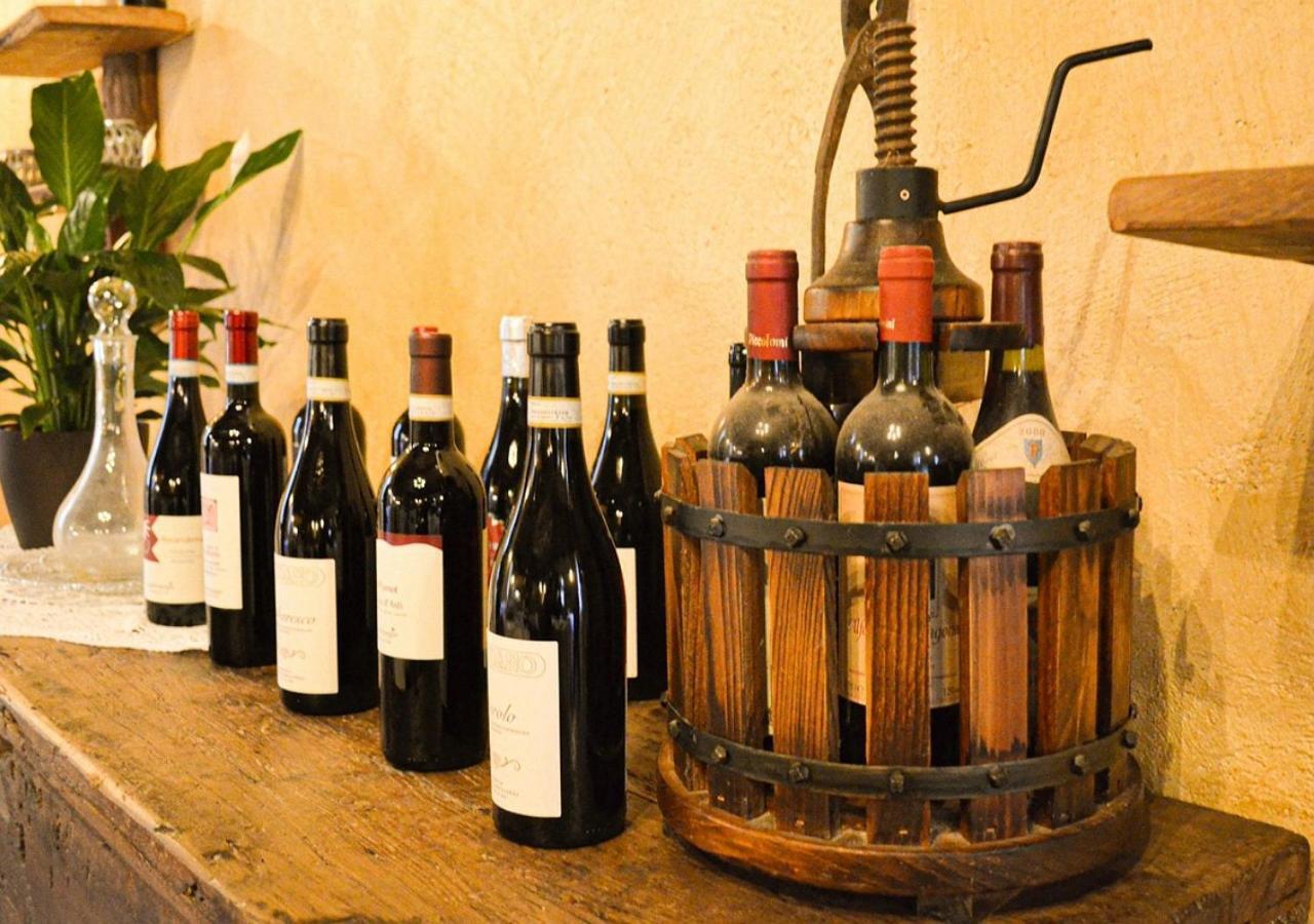 Il Cappellaio Matto Acomodação com café da manhã Montalto Ligure Exterior foto