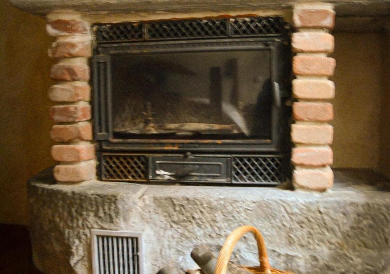 Il Cappellaio Matto Acomodação com café da manhã Montalto Ligure Exterior foto